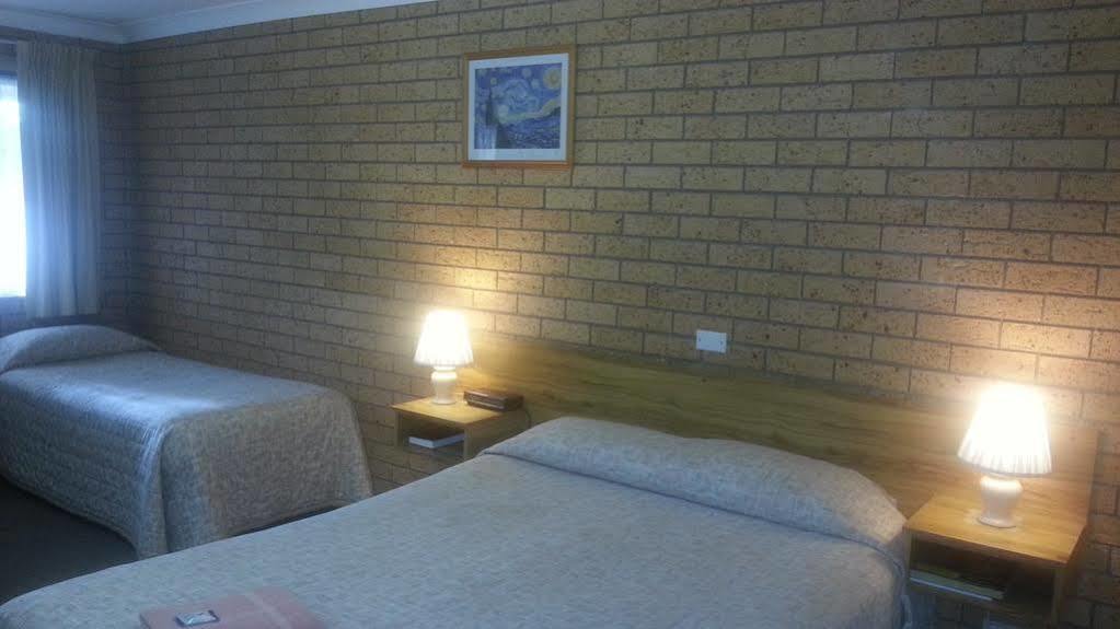 Three Ways Motel Gilgandra Extérieur photo